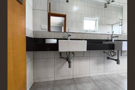 Casa para alugar com 320m², 3 quartos e 5 vagasBanheiro da Suíte 2