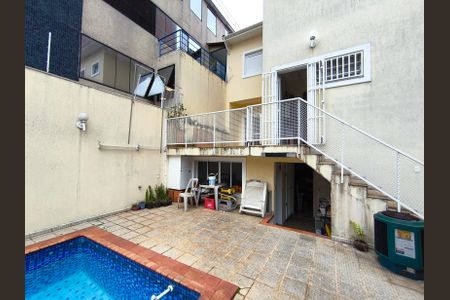 Casa para alugar com 320m², 3 quartos e 5 vagasÁrea comum - Piscina