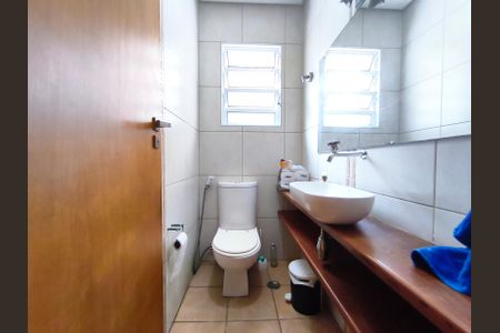 Casa para alugar com 320m², 3 quartos e 5 vagasLavabo