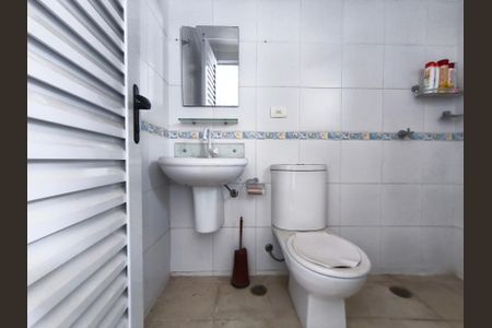 Casa para alugar com 320m², 3 quartos e 5 vagasBanheiro de Serviço