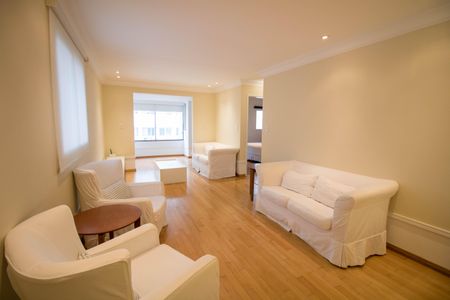 Sala de apartamento para alugar com 2 quartos, 100m² em Cerqueira César, São Paulo