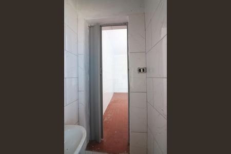 Banheiro  de casa para alugar com 1 quarto, 20m² em Vila Planalto, São Bernardo do Campo