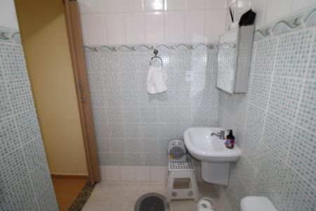 Casa à venda com 200m², 2 quartos e 3 vagasBanheiro 