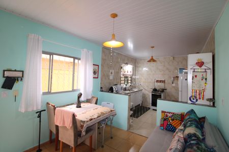 Casa à venda com 200m², 2 quartos e 3 vagasSala/Cozinha