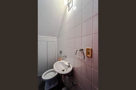 Casa para alugar com 230m², 4 quartos e 5 vagas Casa para alugar com 230m², 4 quartos e 5 vagasLavabo Churrasqueira