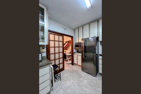 Casa para alugar com 230m², 4 quartos e 5 vagas Casa para alugar com 230m², 4 quartos e 5 vagasCozinha