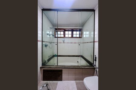 Casa para alugar com 230m², 4 quartos e 5 vagas Casa para alugar com 230m², 4 quartos e 5 vagasBanheiro da Suíte