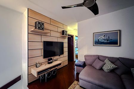 Casa para alugar com 230m², 4 quartos e 5 vagas Casa para alugar com 230m², 4 quartos e 5 vagasSala de TV