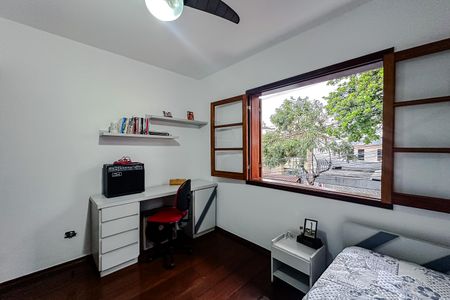 Casa para alugar com 230m², 4 quartos e 5 vagas Casa para alugar com 230m², 4 quartos e 5 vagasQuarto 1