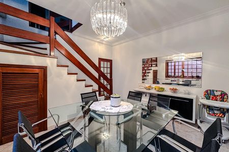 Casa para alugar com 230m², 4 quartos e 5 vagas Casa para alugar com 230m², 4 quartos e 5 vagasSala de Jantar