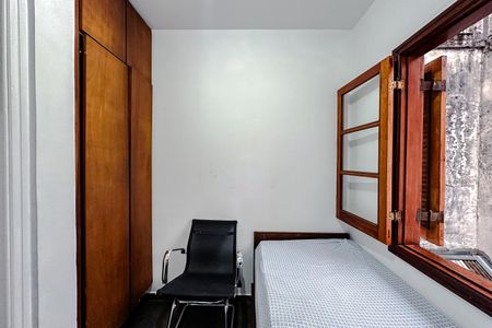 Casa para alugar com 230m², 4 quartos e 5 vagas Casa para alugar com 230m², 4 quartos e 5 vagasQuarto de Serviço