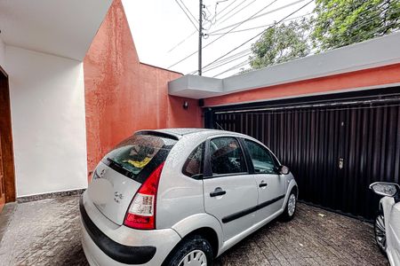 Casa para alugar com 230m², 4 quartos e 5 vagas Casa para alugar com 230m², 4 quartos e 5 vagasGaragem