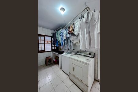 Casa para alugar com 230m², 4 quartos e 5 vagas Casa para alugar com 230m², 4 quartos e 5 vagasÁrea de Serviço