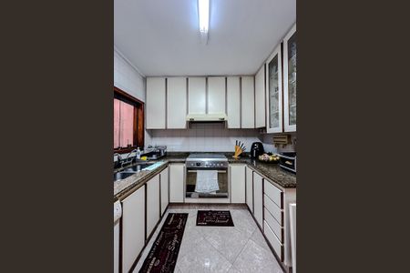 Casa para alugar com 230m², 4 quartos e 5 vagas Casa para alugar com 230m², 4 quartos e 5 vagasCozinha