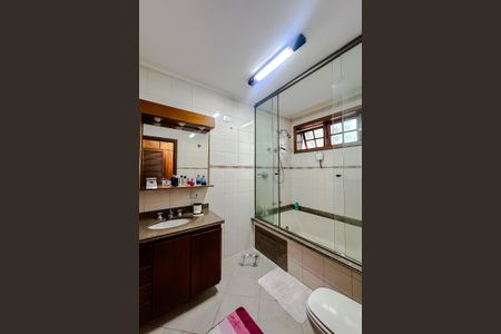 Casa para alugar com 230m², 4 quartos e 5 vagas Casa para alugar com 230m², 4 quartos e 5 vagasBanheiro da Suíte