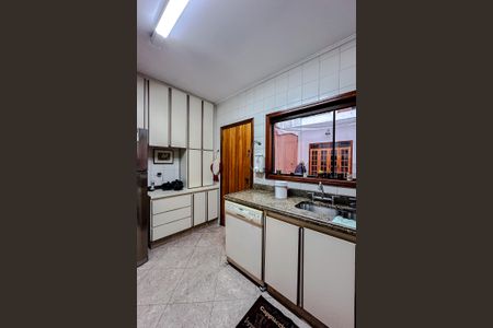 Casa para alugar com 230m², 4 quartos e 5 vagas Casa para alugar com 230m², 4 quartos e 5 vagasCozinha