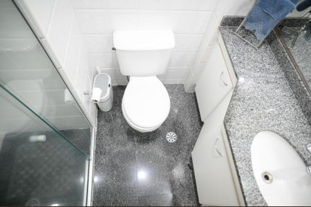 Apartamento à venda com 75m², 3 quartos e 1 vaga Apartamento à venda com 75m², 3 quartos e 1 vagaBanheiro da Suíte