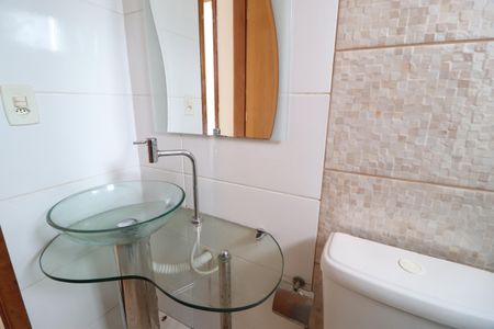 Apartamento para alugar com 65m², 2 quartos e 2 vagasBanheiro Social