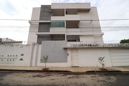 Apartamento para alugar com 65m², 2 quartos e 2 vagasFachada