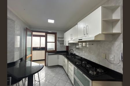 Apartamento à venda com 125m², 4 quartos e 1 vaga Apartamento à venda com 125m², 4 quartos e 1 vagaCozinha