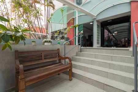 Apartamento à venda com 57m², 2 quartos e 1 vaga Apartamento à venda com 57m², 2 quartos e 1 vagaEntrada do prédio
