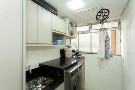 Apartamento à venda com 70m², 3 quartos e 1 vagaÁrea de Serviço