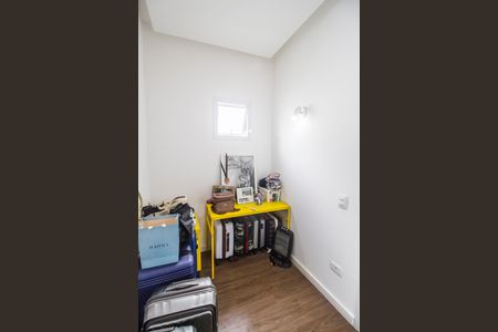 Casa de condomínio à venda com 247m², 5 quartos e 4 vagas Casa de condomínio à venda com 247m², 5 quartos e 4 vagasEscritório