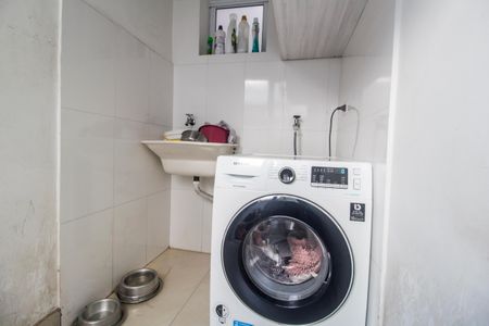 Casa de condomínio à venda com 247m², 5 quartos e 4 vagas Casa de condomínio à venda com 247m², 5 quartos e 4 vagasÁrea de Serviço