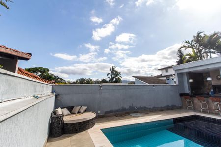 Casa de condomínio à venda com 247m², 5 quartos e 4 vagas Casa de condomínio à venda com 247m², 5 quartos e 4 vagasPiscina