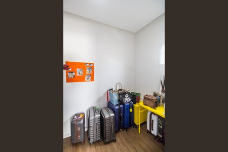 Casa de condomínio à venda com 247m², 5 quartos e 4 vagas Casa de condomínio à venda com 247m², 5 quartos e 4 vagasEscritório