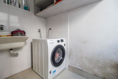 Casa de condomínio à venda com 247m², 5 quartos e 4 vagas Casa de condomínio à venda com 247m², 5 quartos e 4 vagasÁrea de Serviço