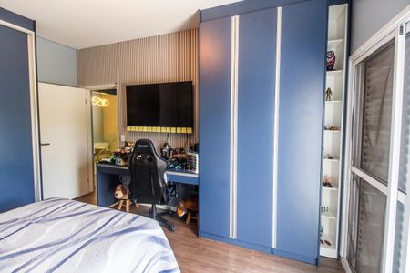 Casa de condomínio à venda com 247m², 5 quartos e 4 vagas Casa de condomínio à venda com 247m², 5 quartos e 4 vagasQuarto