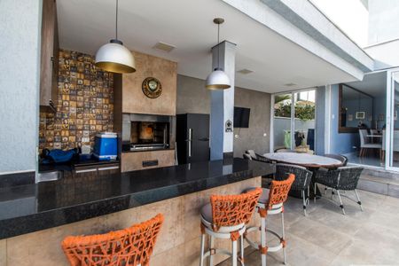 Casa de condomínio à venda com 247m², 5 quartos e 4 vagas Casa de condomínio à venda com 247m², 5 quartos e 4 vagasÁrea gourmet