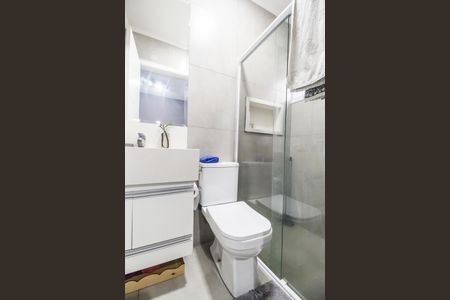 Casa de condomínio à venda com 247m², 5 quartos e 4 vagas Casa de condomínio à venda com 247m², 5 quartos e 4 vagasBanheiro da Suíte