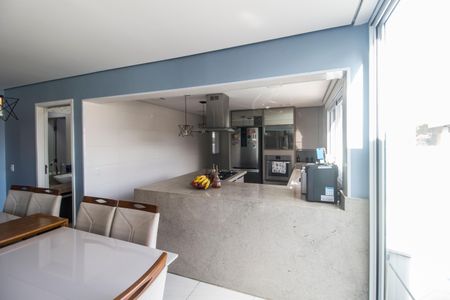 Casa de condomínio à venda com 247m², 5 quartos e 4 vagas Casa de condomínio à venda com 247m², 5 quartos e 4 vagasCozinha