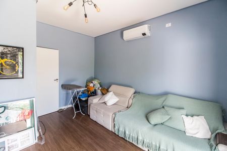 Casa de condomínio à venda com 247m², 5 quartos e 4 vagas Casa de condomínio à venda com 247m², 5 quartos e 4 vagasQuarto 2