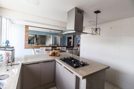 Casa de condomínio à venda com 247m², 5 quartos e 4 vagas Casa de condomínio à venda com 247m², 5 quartos e 4 vagasCozinha