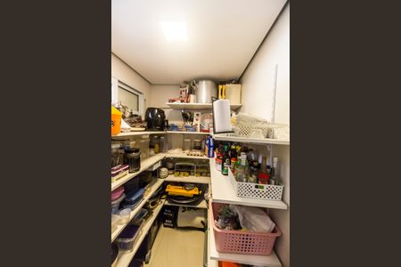 Casa de condomínio à venda com 247m², 5 quartos e 4 vagas Casa de condomínio à venda com 247m², 5 quartos e 4 vagasDespensa