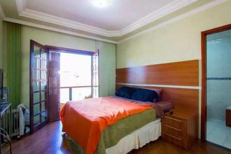 Casa à venda com 3 quartos, 288m² em Vila Eldizia, Santo André