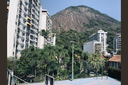 Apartamento à venda com 90m², 2 quartos e 1 vaga