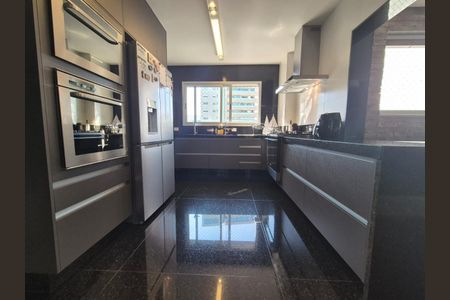 Apartamento à venda com 260m², 4 quartos e 4 vagas