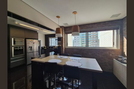 Apartamento à venda com 260m², 4 quartos e 4 vagas