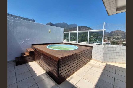 Apartamento à venda com 118m², 2 quartos e 1 vaga