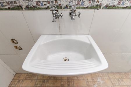 Casa de condomínio à venda com 65m², 2 quartos e 1 vagaÁrea de Serviço