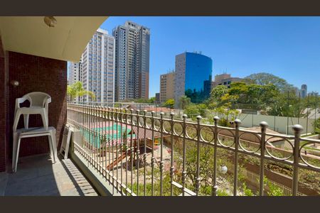 Apartamento à venda com 189m², 3 quartos e 2 vagas Apartamento à venda com 189m², 3 quartos e 2 vagasVaranda