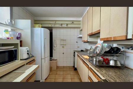 Apartamento à venda com 189m², 3 quartos e 2 vagas Apartamento à venda com 189m², 3 quartos e 2 vagasCozinha