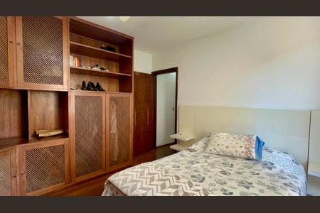 Apartamento à venda com 189m², 3 quartos e 2 vagas Apartamento à venda com 189m², 3 quartos e 2 vagasQuarto 3