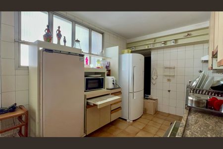 Apartamento à venda com 189m², 3 quartos e 2 vagas Apartamento à venda com 189m², 3 quartos e 2 vagasCozinha