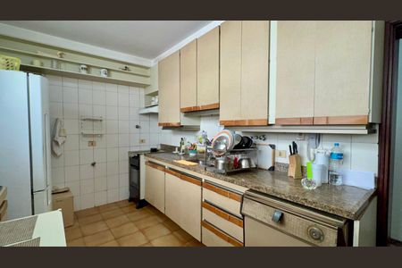 Apartamento à venda com 189m², 3 quartos e 2 vagas Apartamento à venda com 189m², 3 quartos e 2 vagasCozinha