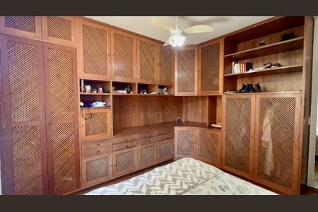 Apartamento à venda com 189m², 3 quartos e 2 vagas Apartamento à venda com 189m², 3 quartos e 2 vagasQuarto 3